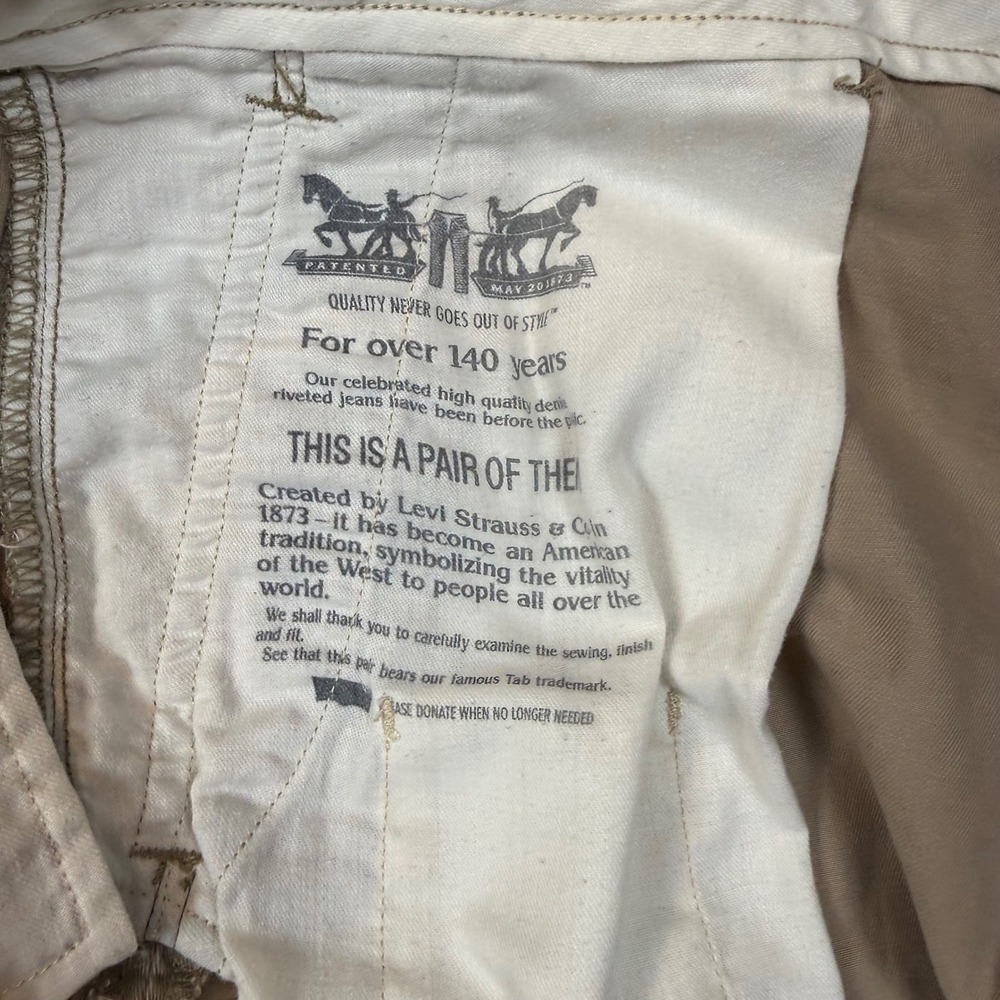 Levi's Men's Cargo Shorts Size‎ 54 Tan Khaki Cotton Utility Pockets 12461-0002 - Picture 3 of 9